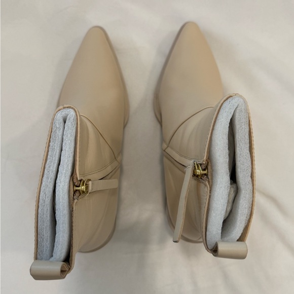 Seychelles Shining Star Cream Leather Pointed Toe Block Heel Bootie Size 9 - Picture 7 of 8